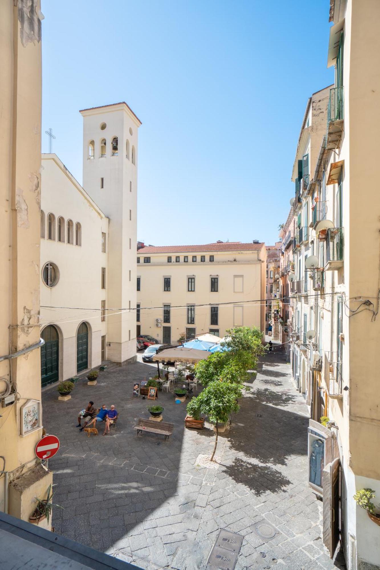 Casa Vacanza Angelina Via Mercanti Centro Storico Salerno Exterior foto