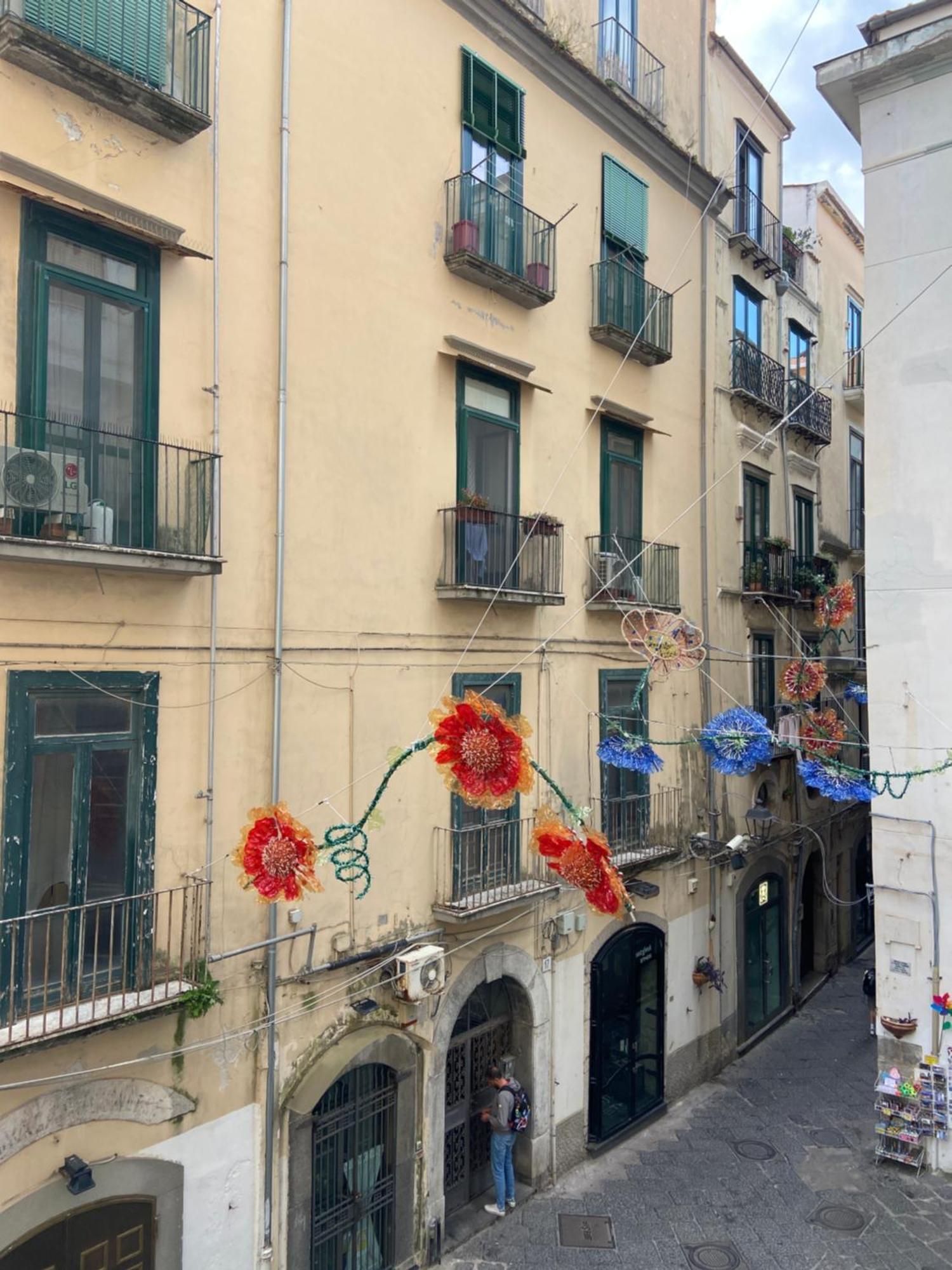 Casa Vacanza Angelina Via Mercanti Centro Storico Salerno Exterior foto